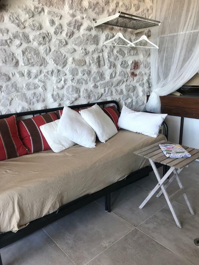 Le Cabanon Bleu Sur La * Marseilles