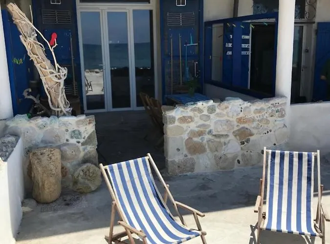 Le Cabanon Bleu Sur La Plage
